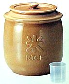 陶器の米びつ